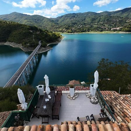 La Terrazza Sul Lago Turano 카스텔 디 토라 외부 사진