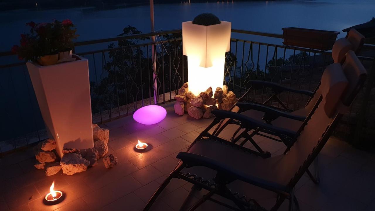 La Terrazza Sul Lago Turano 카스텔 디 토라 외부 사진