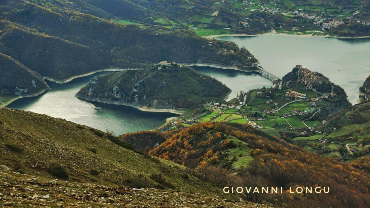 La Terrazza Sul Lago Turano 카스텔 디 토라 외부 사진