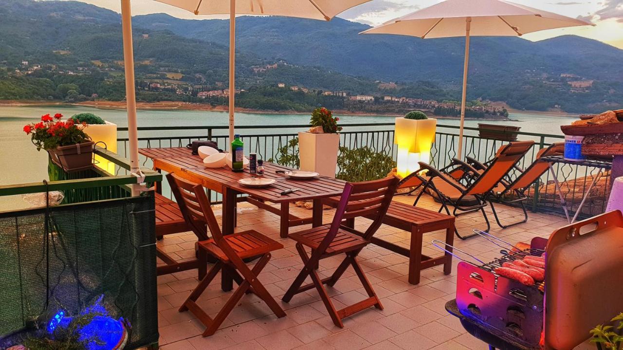 La Terrazza Sul Lago Turano 카스텔 디 토라 외부 사진