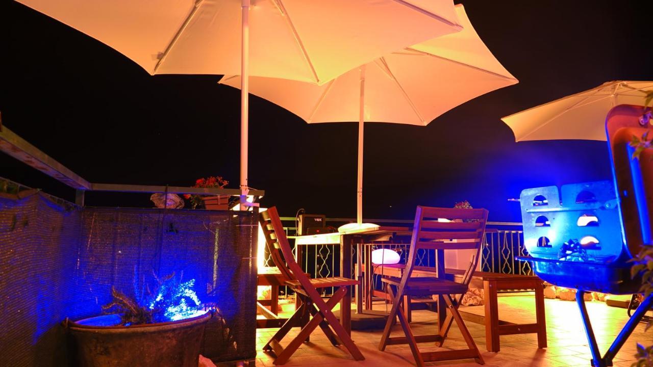 La Terrazza Sul Lago Turano 카스텔 디 토라 외부 사진