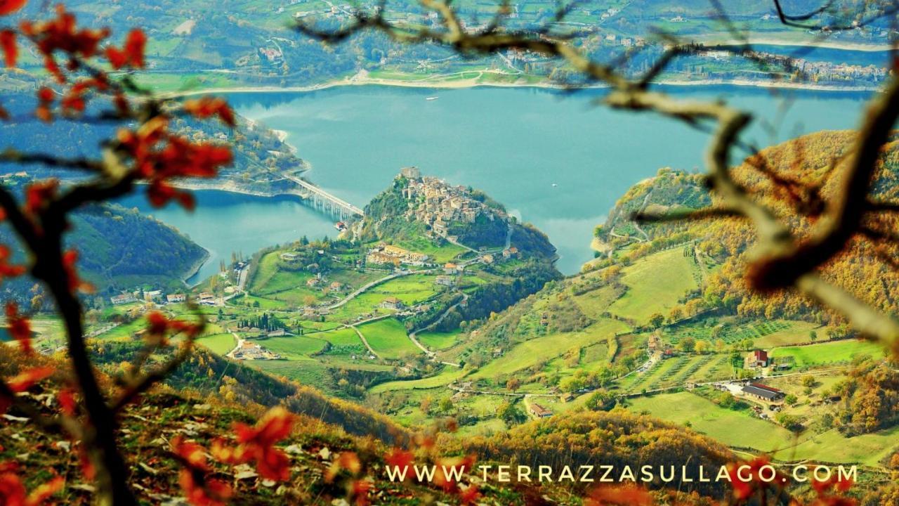 La Terrazza Sul Lago Turano 카스텔 디 토라 외부 사진
