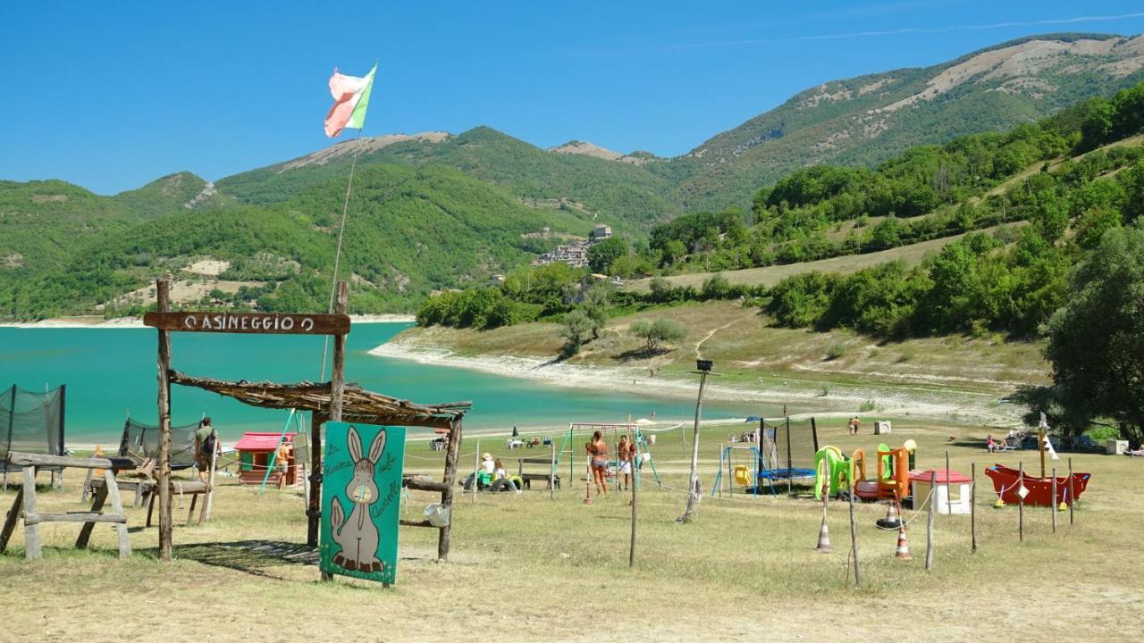 La Terrazza Sul Lago Turano 카스텔 디 토라 외부 사진