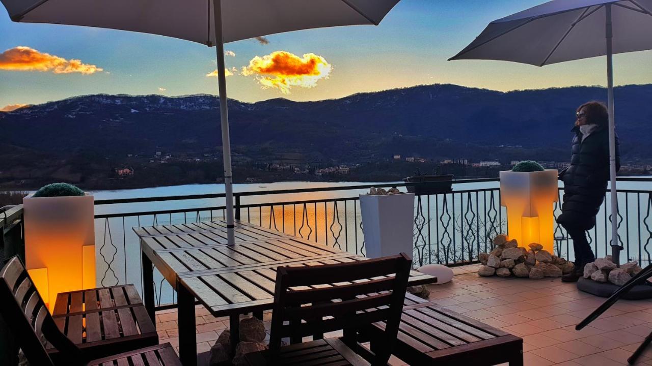 La Terrazza Sul Lago Turano 카스텔 디 토라 외부 사진