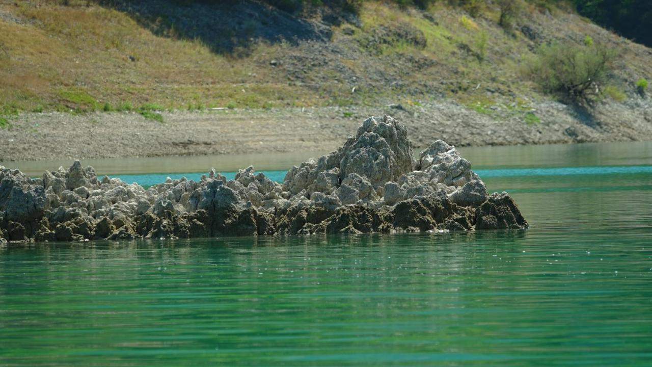 La Terrazza Sul Lago Turano 카스텔 디 토라 외부 사진