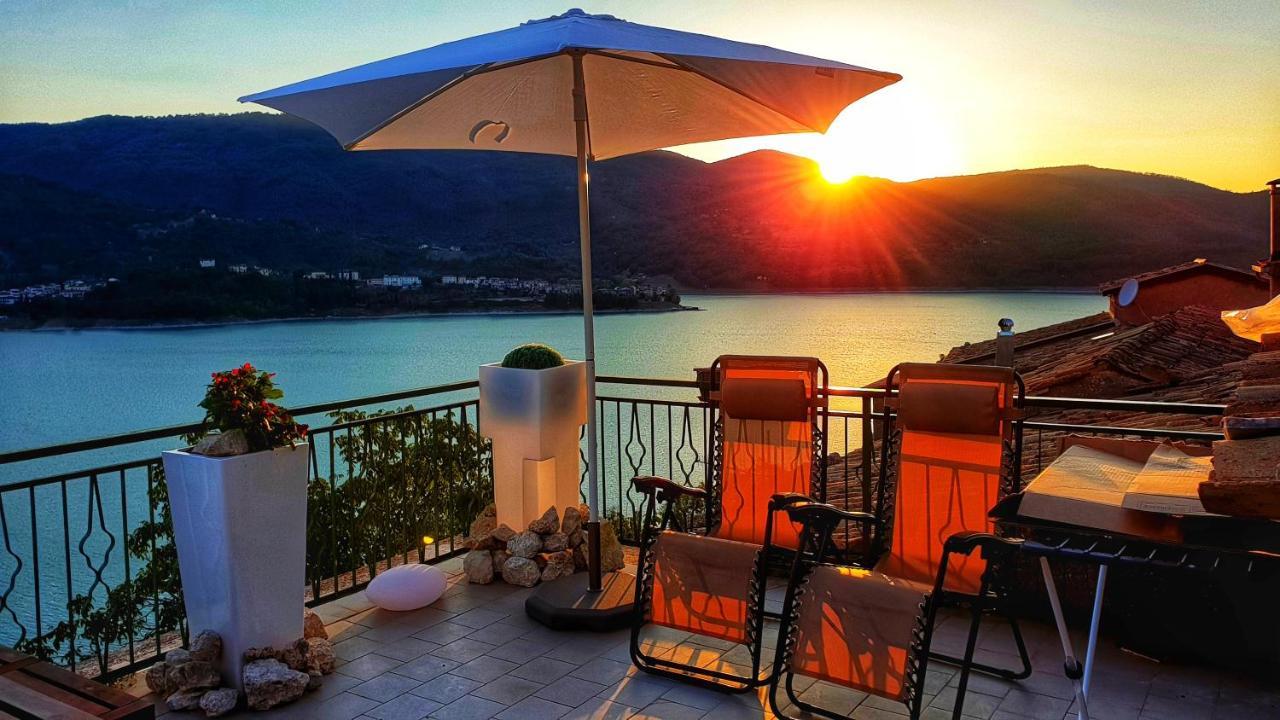 La Terrazza Sul Lago Turano 카스텔 디 토라 외부 사진